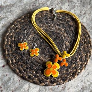 Retro Inspired Flower Jewelry Set